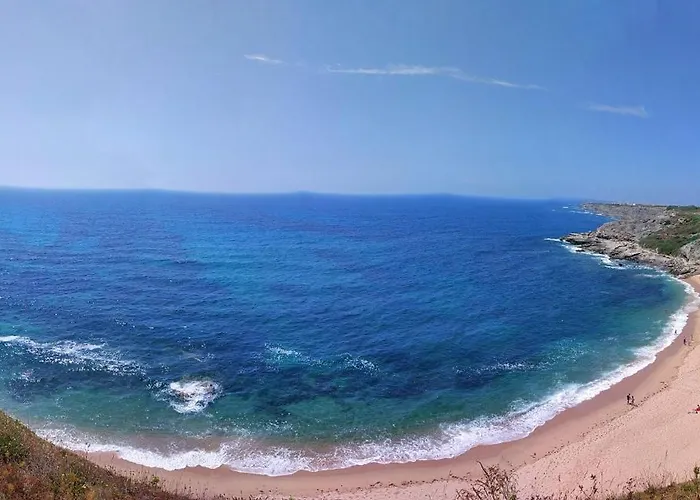 No Coracao Da Aldeia Atouguia da Baleia